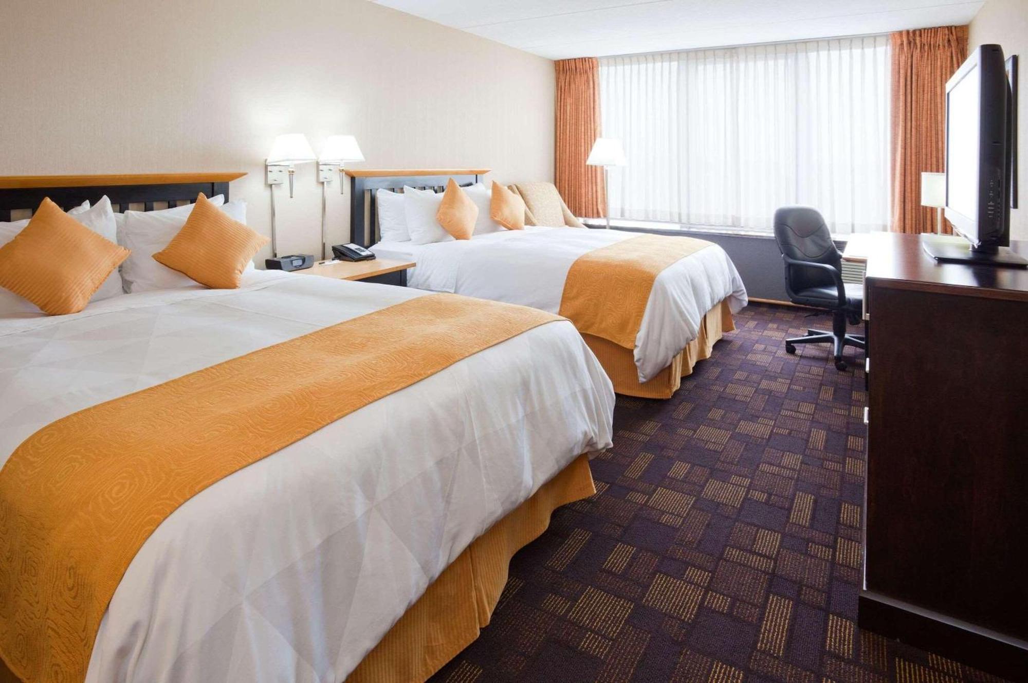 Radisson Hotel Milwaukee West Wauwatosa Eksteriør billede