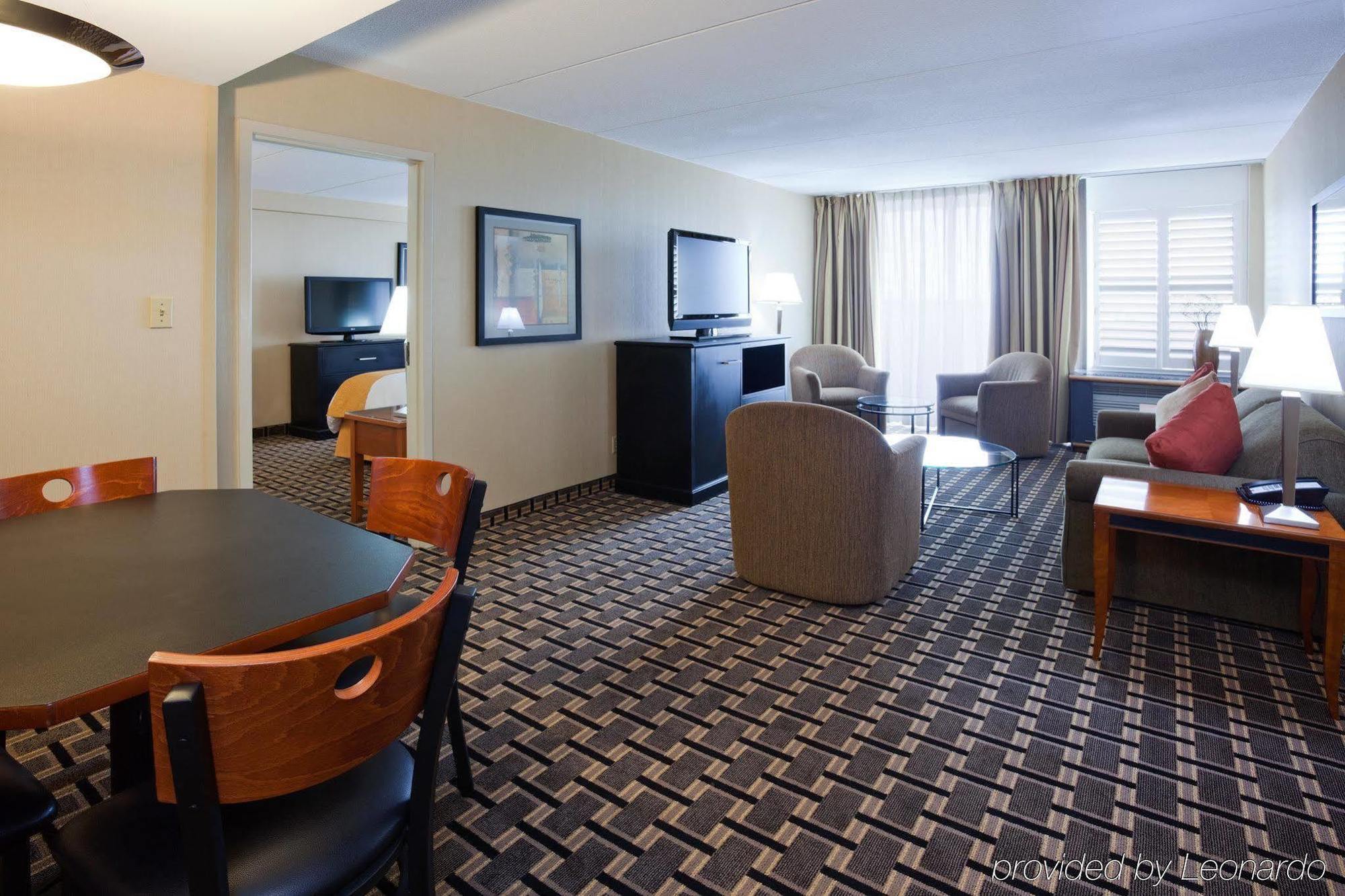 Radisson Hotel Milwaukee West Wauwatosa Eksteriør billede